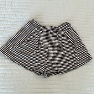 Timing brand houndstooth pleated shorts
